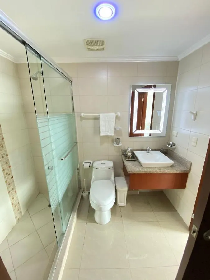 Ecusuites Riverfront One Vista Al Rio Jacuzzi Hidro Guayaquil Ecuador