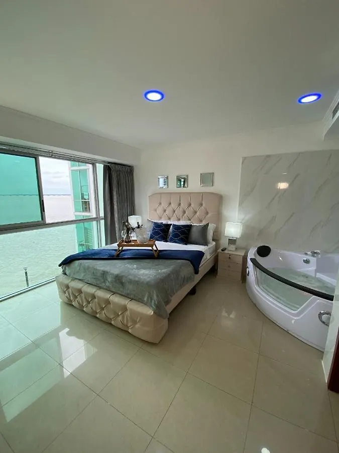 Ecusuites Riverfront One Vista Al Rio Jacuzzi Hidro Guayaquil