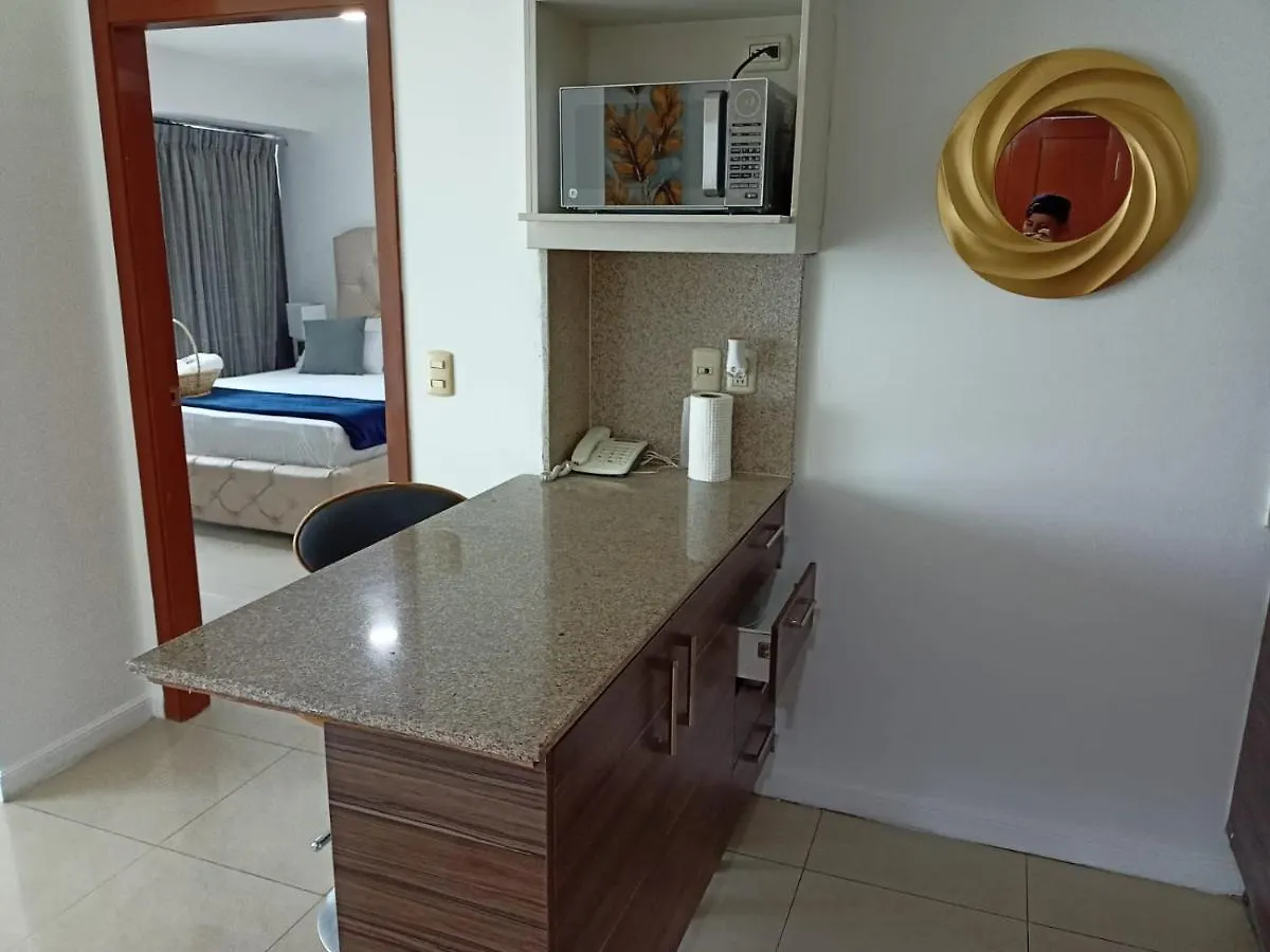 Apartment Ecusuites Riverfront One Vista Al Rio Jacuzzi Hidro Guayaquil Ecuador