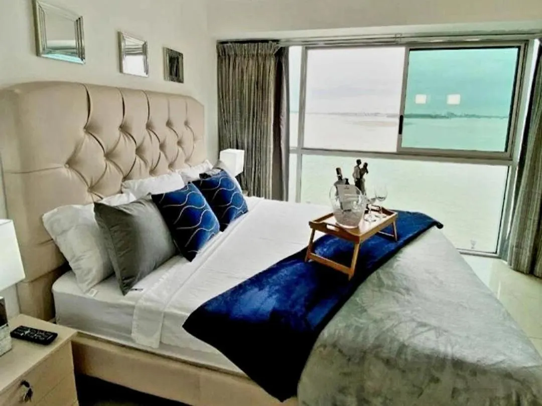 Ecusuites Riverfront One Vista Al Rio Jacuzzi Hidro Guayaquil Apartment