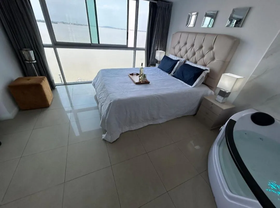 Apartment Ecusuites Riverfront One Vista Al Rio Jacuzzi Hidro Guayaquil