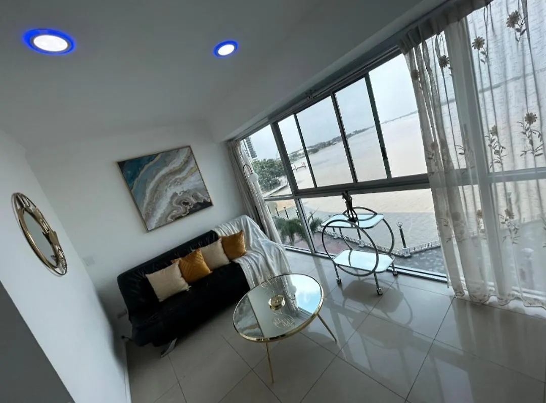Ecusuites Riverfront One Vista Al Rio Jacuzzi Hidro Guayaquil Ecuador