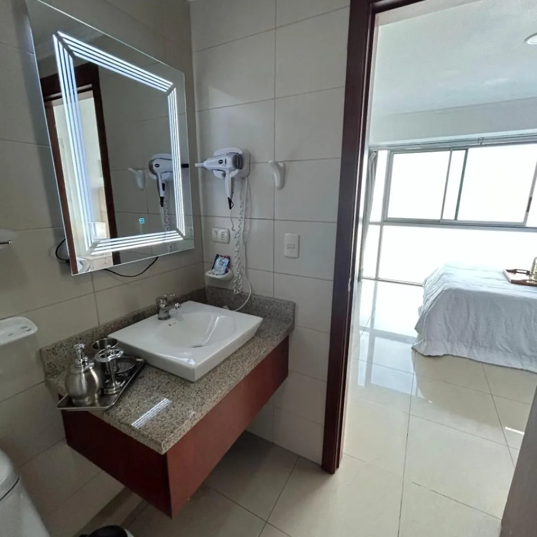 Apartment Ecusuites Riverfront One Vista Al Rio Jacuzzi Hidro Guayaquil