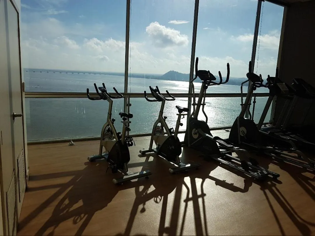 Ecusuites Riverfront One Vista Al Rio Jacuzzi Hidro Guayaquil 0*,  Ecuador