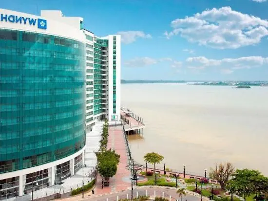 Ecusuites Riverfront One Vista Al Rio Jacuzzi Hidro Guayaquil